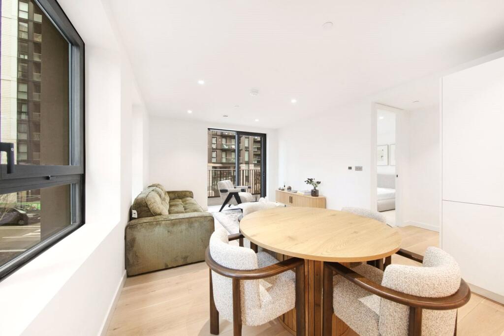2 bed Apartment for rent in Greenwich. From Ernest-Brooks International - Canary Wharf