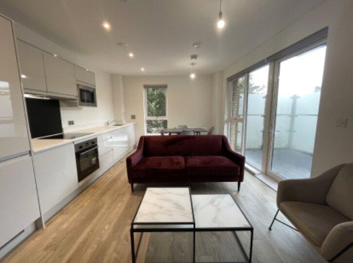 3 bed Apartment for rent in London. From Ernest-Brooks International - Canary Wharf
