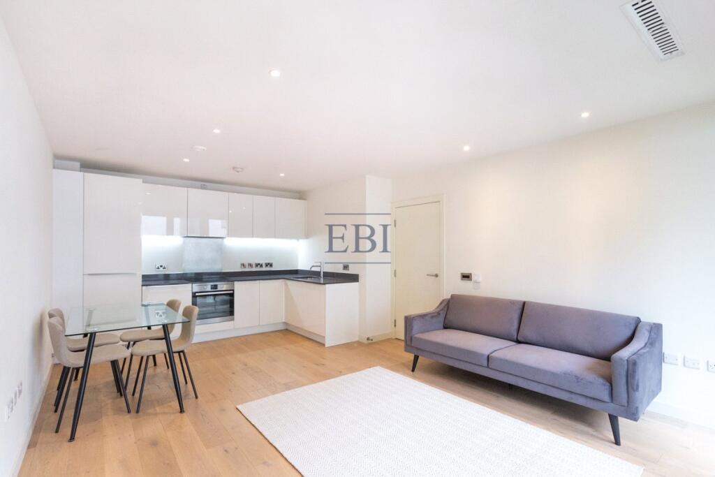 2 bed Apartment for rent in Hendon. From Ernest-Brooks International - Canary Wharf