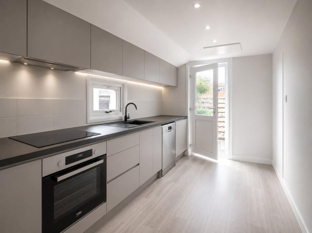 1 bed Apartment for rent in Southborough. From Ernest-Brooks International - Canary Wharf 1 bed Apartment for rent in Southborough. From Ernest-Brooks International - Canary Wharf