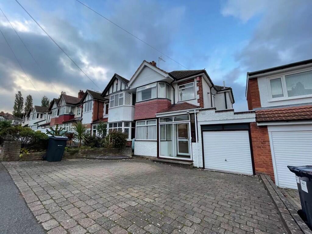 3 bed Semi Detached for rent in Smethwick. From Essence Property Investment & Management - Birmingham