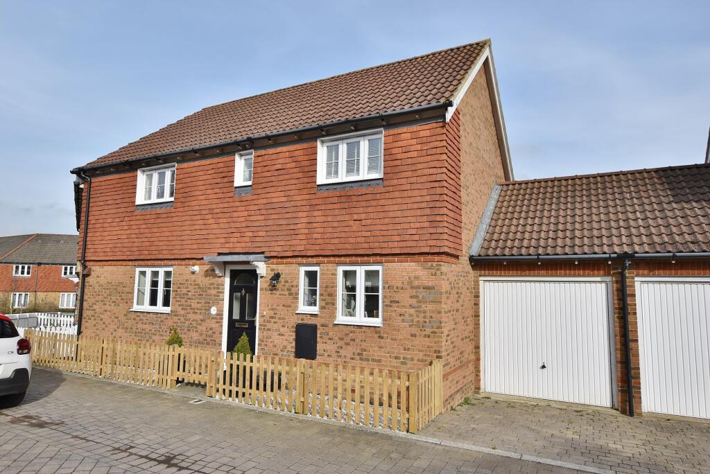 3 bed End of Terrace for rent in Great Chart. From Evolution Properties