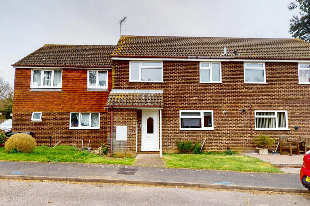 3 bed Mid Terraced House for rent in Ashford. From Evolution Properties