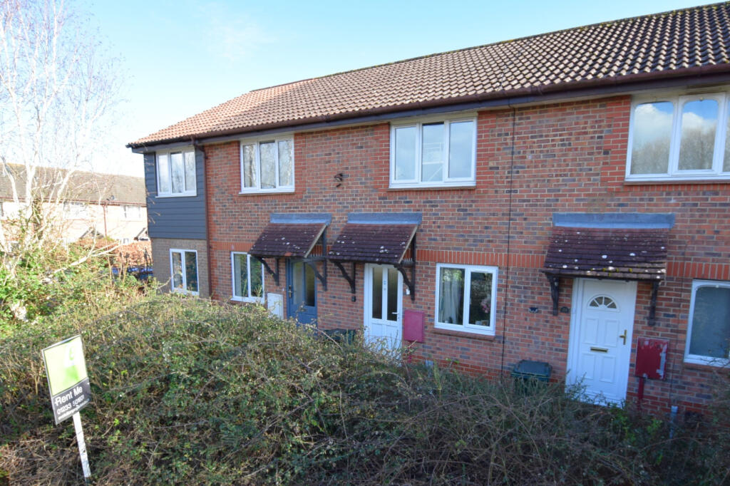 2 bed Mid Terraced House for rent in Ashford. From Evolution Properties