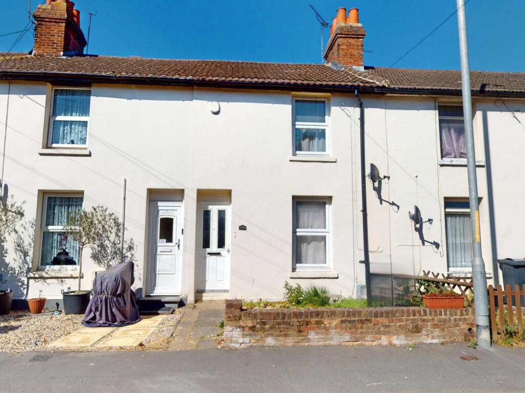 3 bed Mid Terraced House for rent in Ashford. From Evolution Properties
