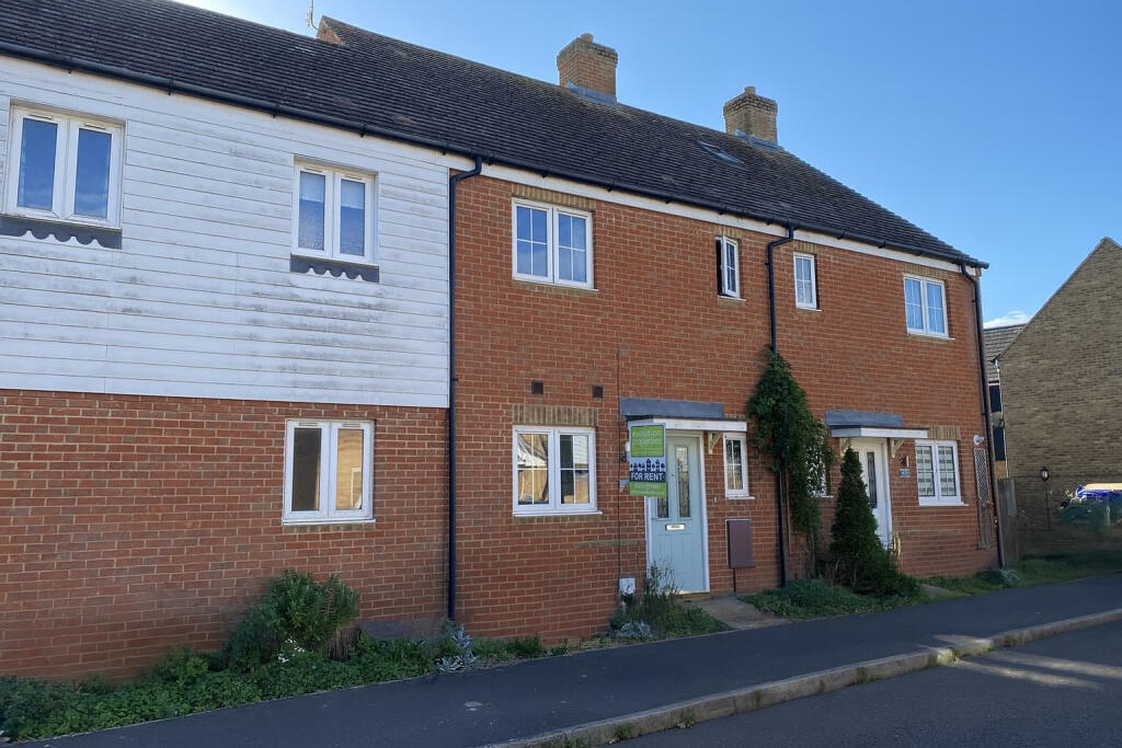 3 bed Mid Terraced House for rent in Clap Hill. From Evolution Properties