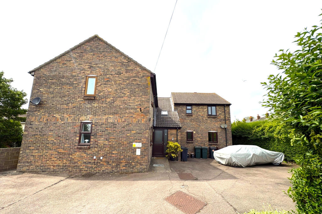 4 bed 1st Floor Flat for rent in Ashford. From Evolution Properties