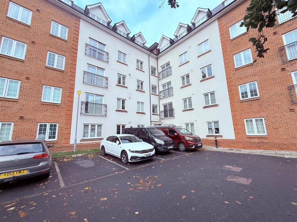 2 bed Apartment for rent in Warrington. From 222 Estates Ltd - Warrington 2 bed Apartment for rent in Warrington. From 222 Estates Ltd - Warrington