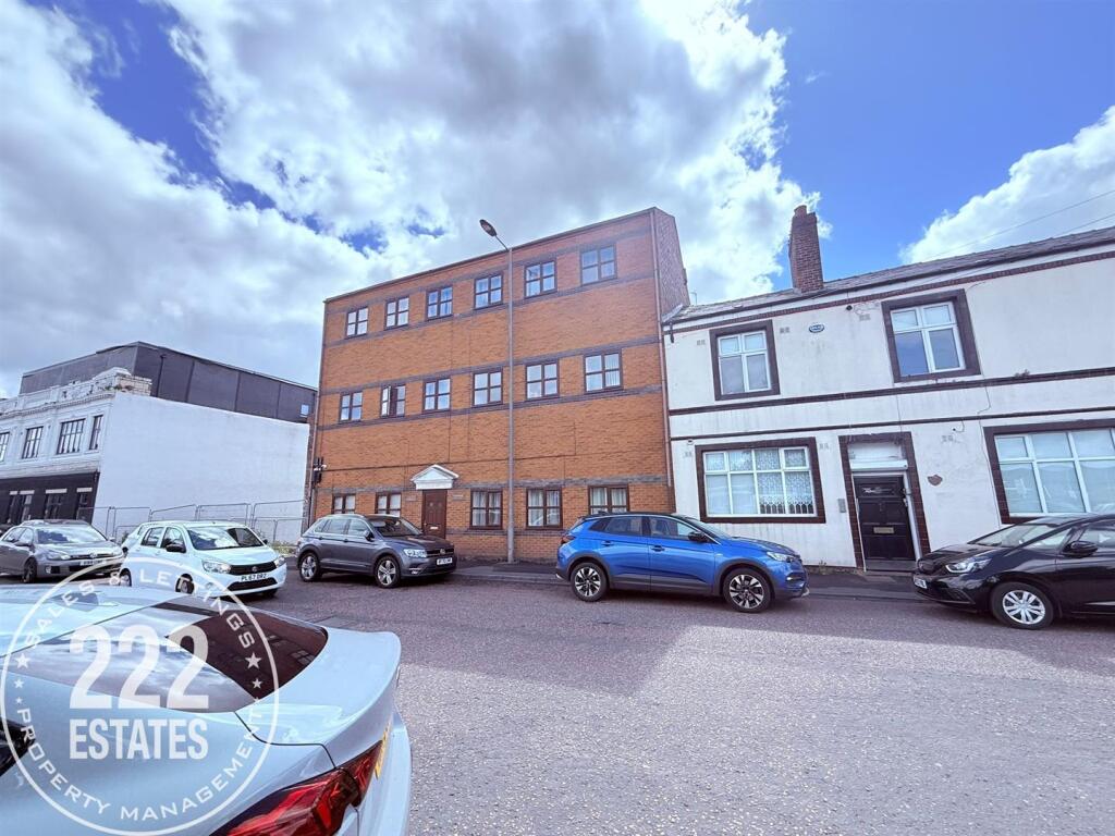 1 bed Penthouse for rent in Newton-le-Willows. From 222 Estates Ltd - Warrington 1 bed Penthouse for rent in Newton-le-Willows. From 222 Estates Ltd - Warrington