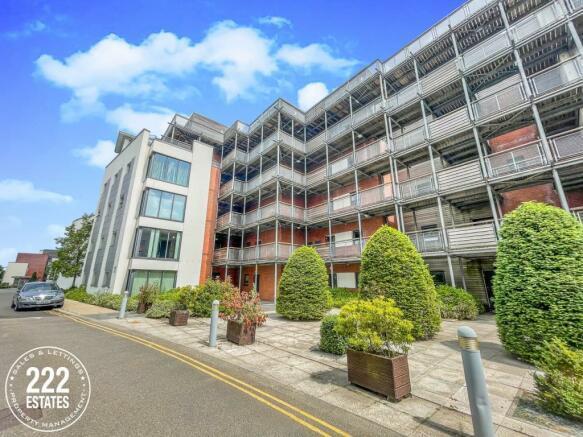 2 bed Penthouse for rent in Gatley. From 222 Estates Ltd - Warrington