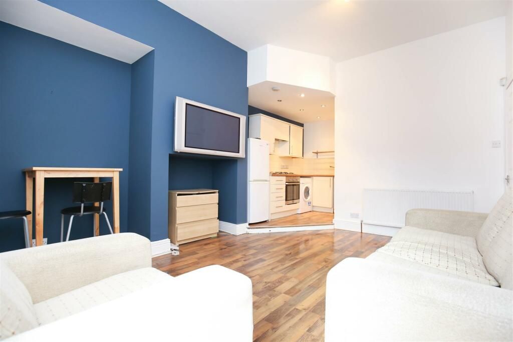 3 bed 1st Floor Flat for rent in Newcastle upon Tyne. From Fairs Estates - Fenham