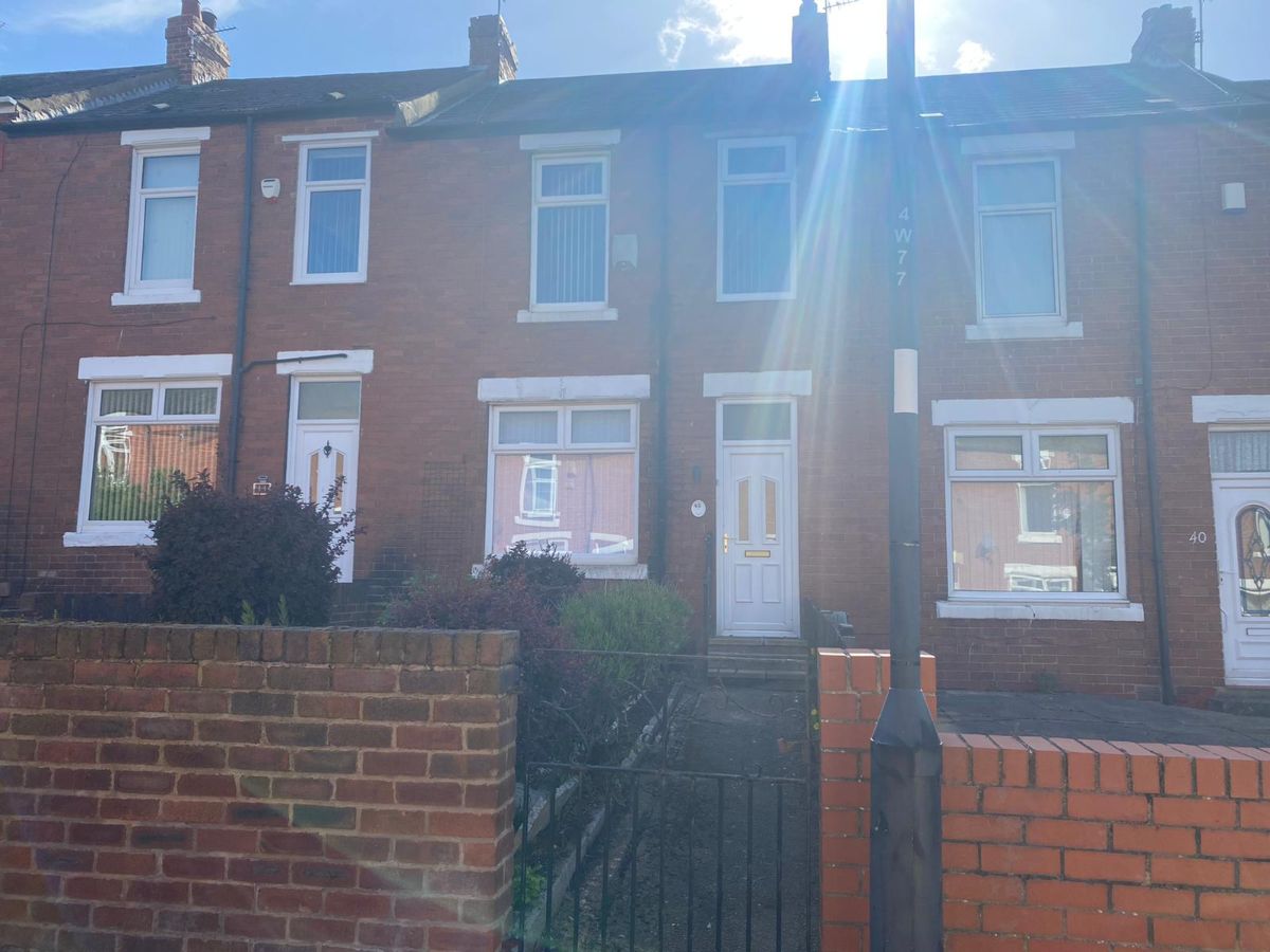 3 bed Mid Terraced House for rent in Newburn. From Fairs Estates - Fenham