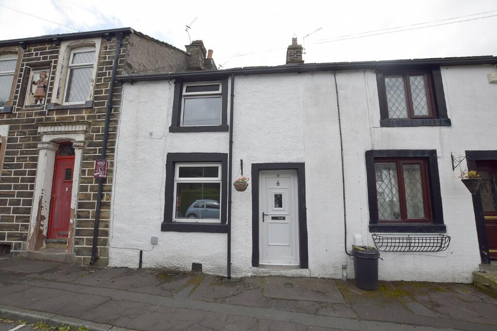 2 bed Cottage for rent in Worsthorne. From Falcon & Foxglove Estate Agents Ltd - Burnley
