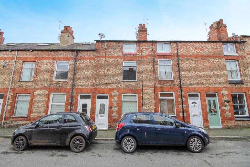 2 bed Mid Terraced House for rent in Ripon. From Davis & Lund - Ripon 2 bed Mid Terraced House for rent in Ripon. From Davis & Lund - Ripon