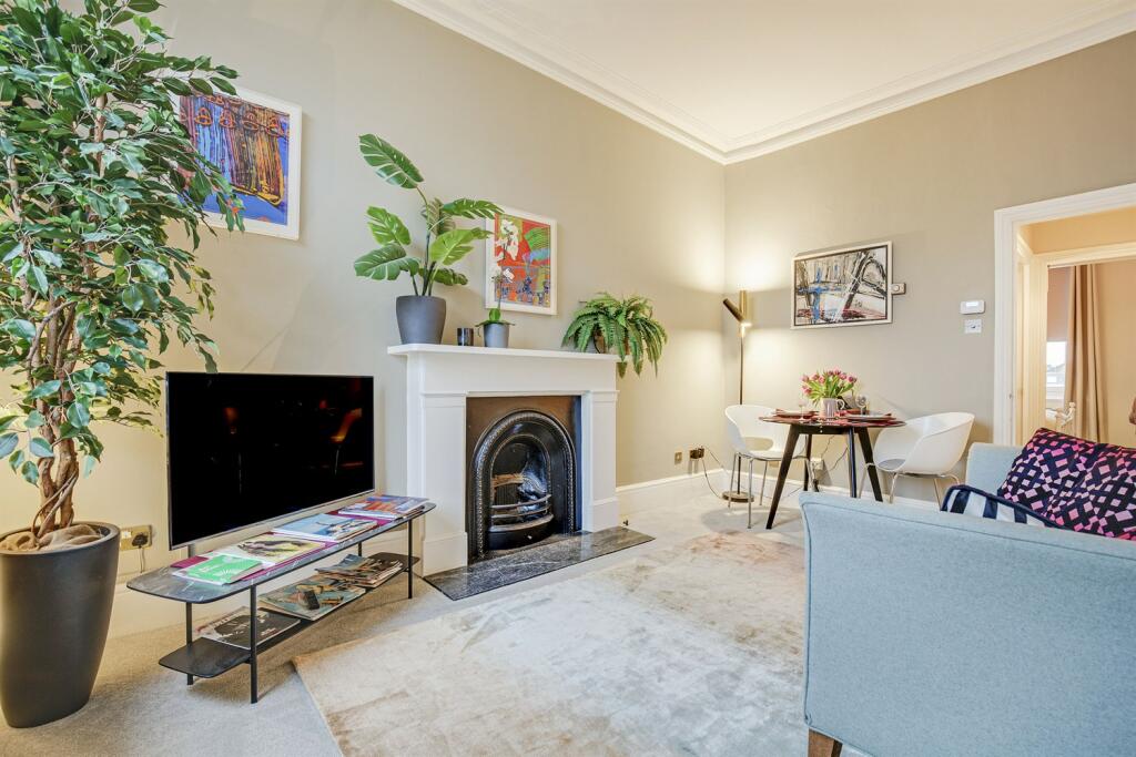 2 bed Flat for rent in Chelsea. From Farrar & Co - Chelsea - Sales