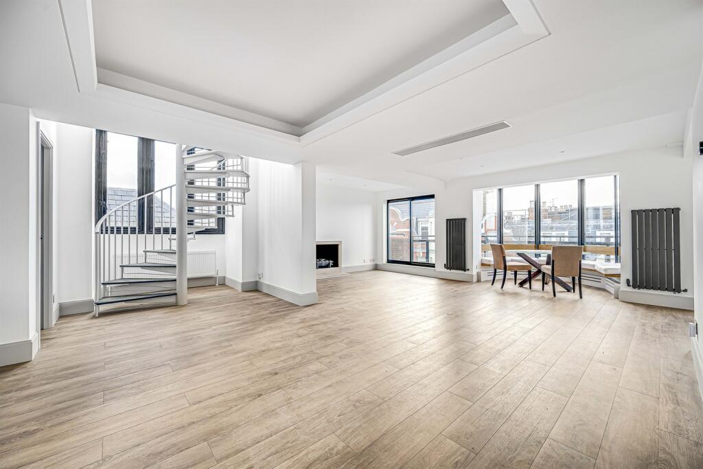 3 bed Flat for rent in Chelsea. From Farrar & Co - Chelsea - Sales