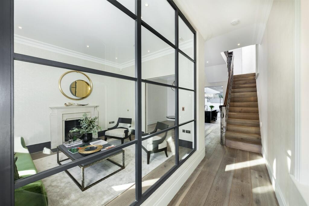 6 bed Detached House for rent in Fulham. From Farrar & Co - Chelsea - Sales