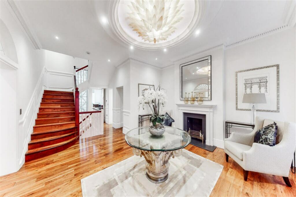 7 bed Detached House for rent in Chelsea. From Farrar & Co - Chelsea - Sales