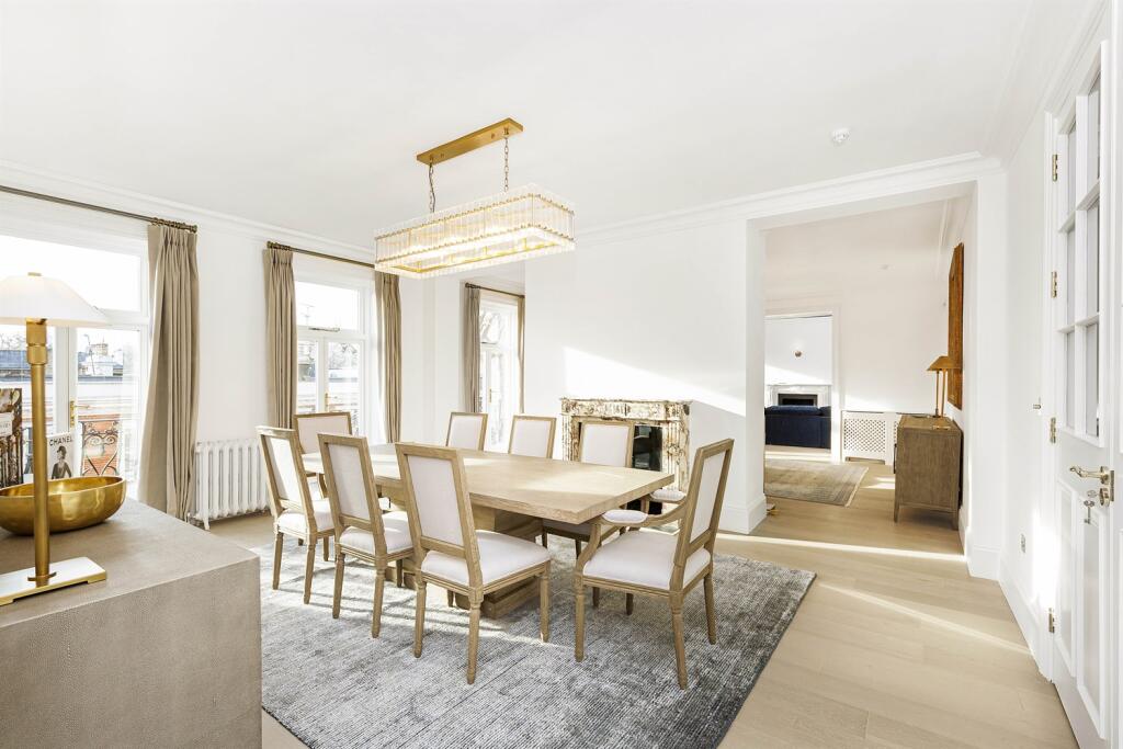 5 bed 1st Floor Flat for rent in Chelsea. From Farrar & Co - Chelsea - Sales