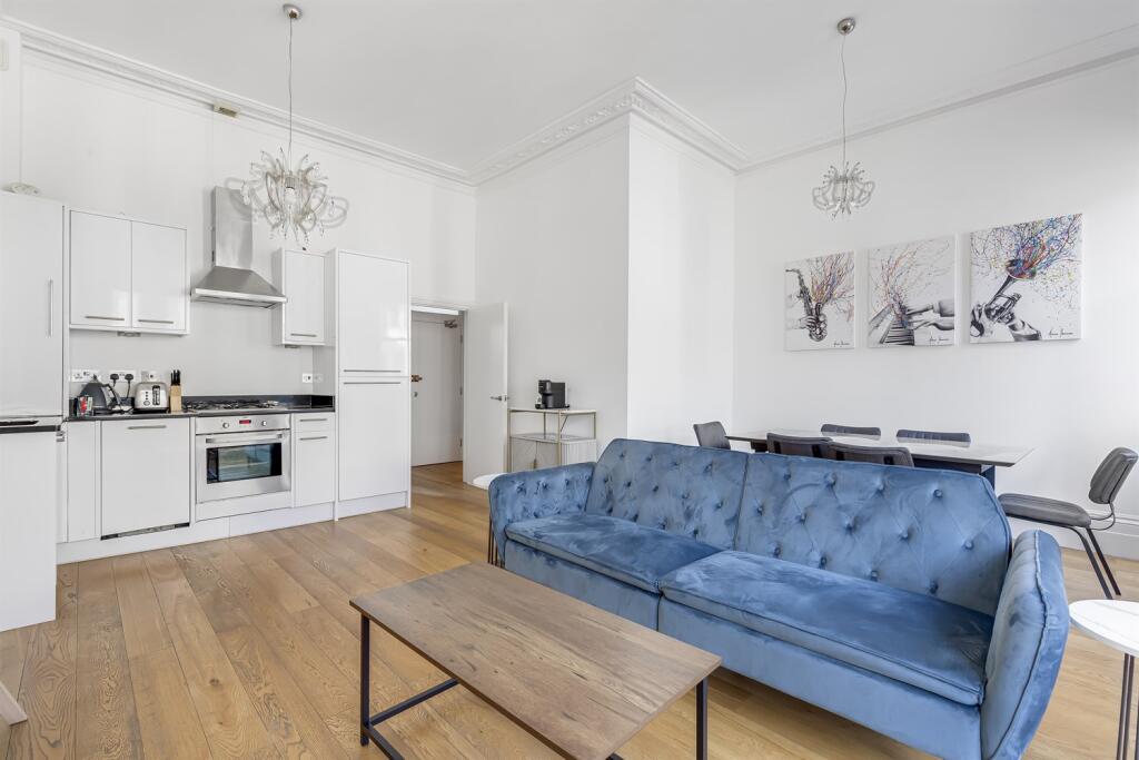 1 bed 1st Floor Flat for rent in Chelsea. From Farrar & Co - Chelsea - Sales