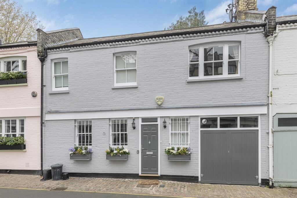 2 bed Mews for rent in Chelsea. From Farrar & Co - Chelsea - Sales