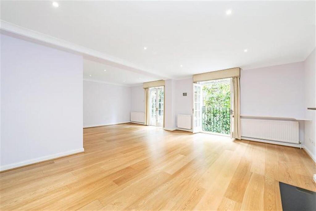 3 bed House (unspecified) for rent in Kensington. From Farrar & Co - Chelsea - Sales