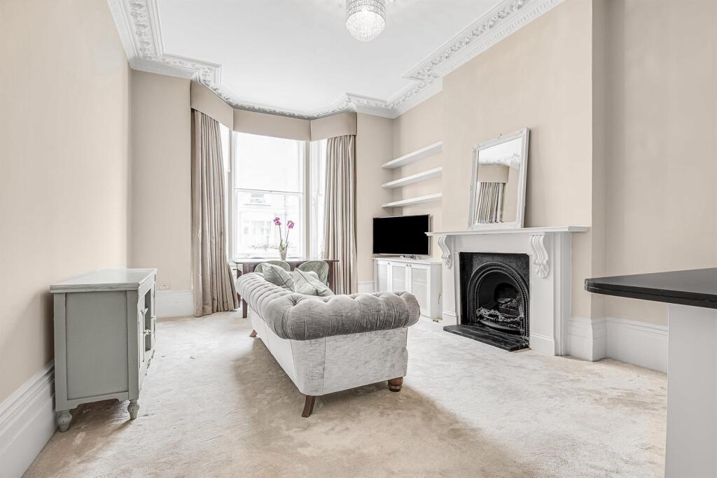 2 bed House (unspecified) for rent in Chelsea. From Farrar & Co - Chelsea - Sales
