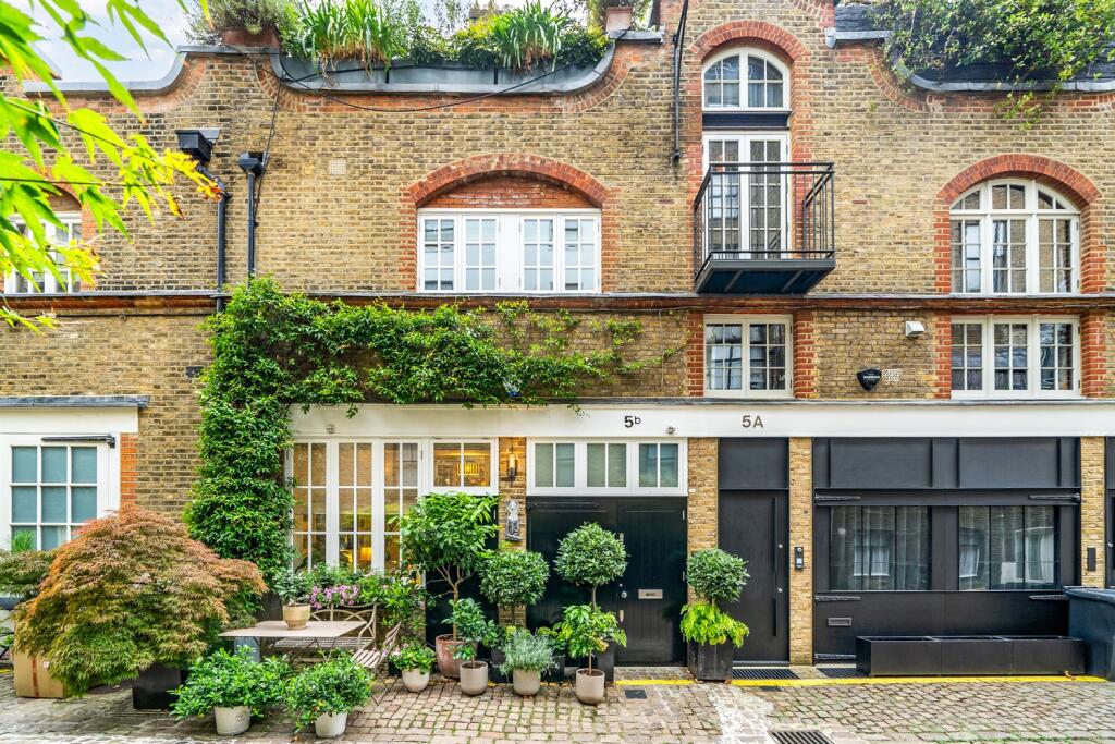 2 bed Mews for rent in Kensington. From Farrar & Co - Chelsea - Sales
