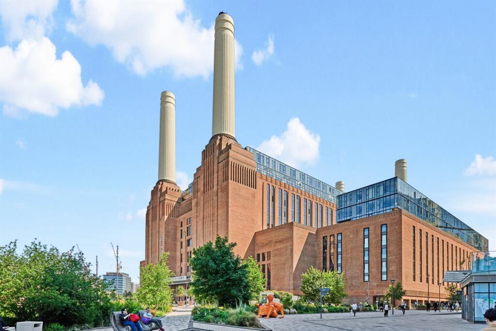 3 bed 1st Floor Flat for rent in Battersea. From Farrar & Co - Chelsea - Sales