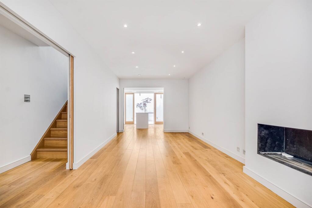 4 bed Mid Terraced House for rent in Chelsea. From Farrar & Co - Chelsea - Sales 4 bed Mid Terraced House for rent in Chelsea. From Farrar & Co - Chelsea - Sales