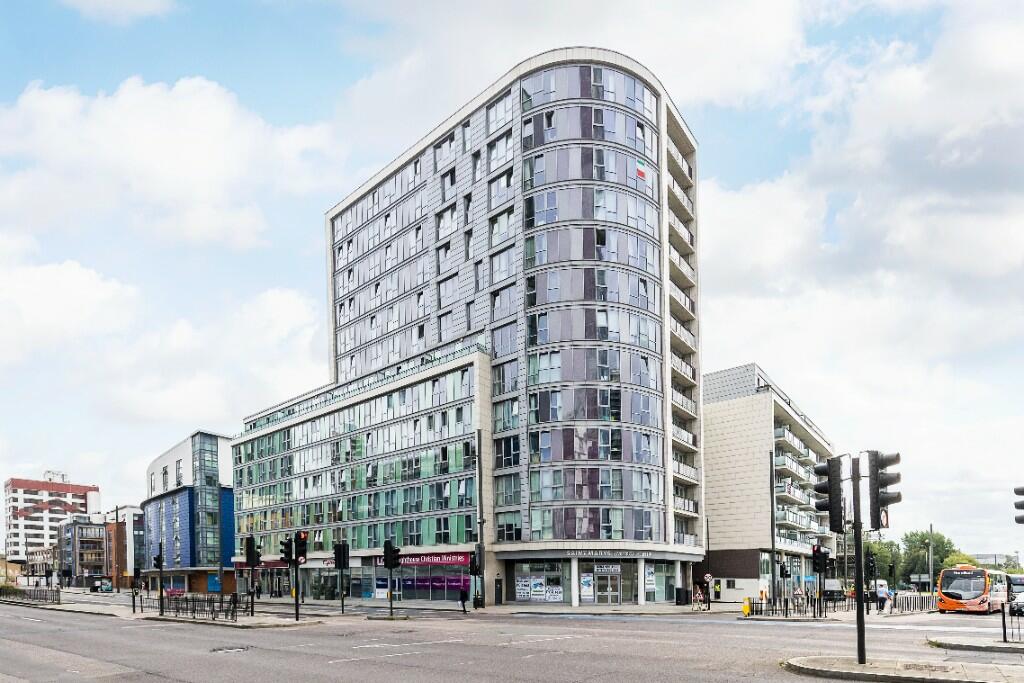 3 bed Apartment for rent in Stratford. From Filtons Stratford Ltd - Stratford