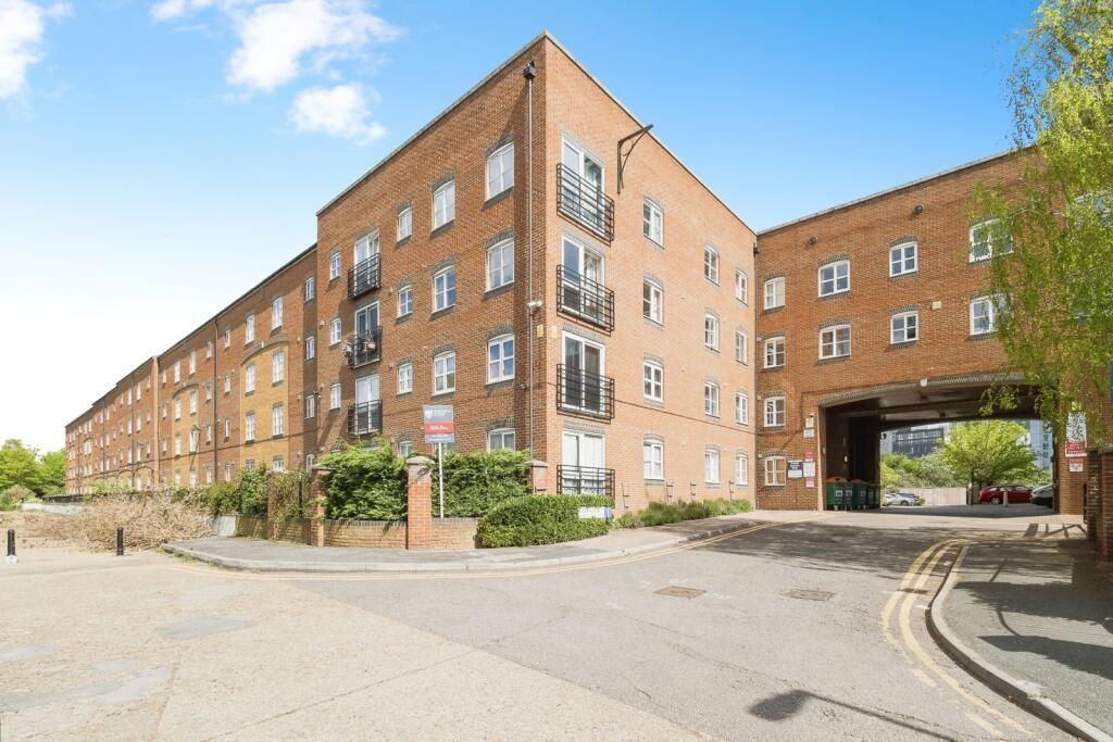 2 bed 1st Floor Flat for rent in Stratford. From Filtons Stratford Ltd - Stratford 2 bed 1st Floor Flat for rent in Stratford. From Filtons Stratford Ltd - Stratford