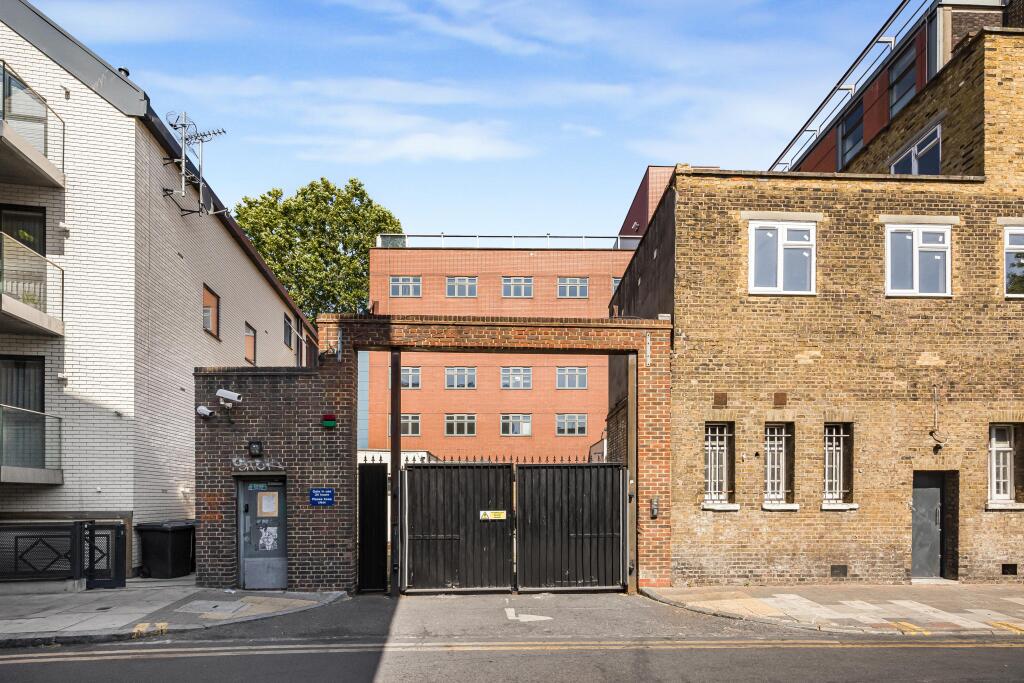 4 bed Studio for rent in Stepney. From Filtons Stratford Ltd - Stratford