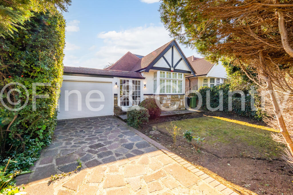 2 bed Bungalow for rent in Epsom. From Fine & Country - Cheam
