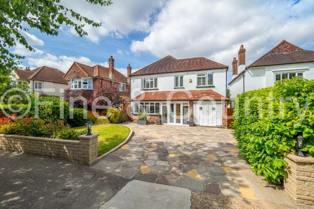 5 bed Detached House for rent in Ewell. From Fine & Country - Cheam