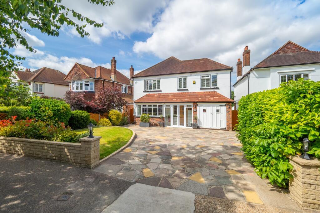 5 bed Detached for rent in Ewell. From Fine & Country - Cheam