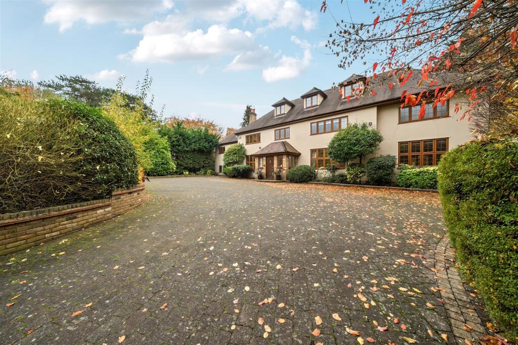 7 bed Detached for rent in Burgh Heath. From Fine & Country - Kingswood