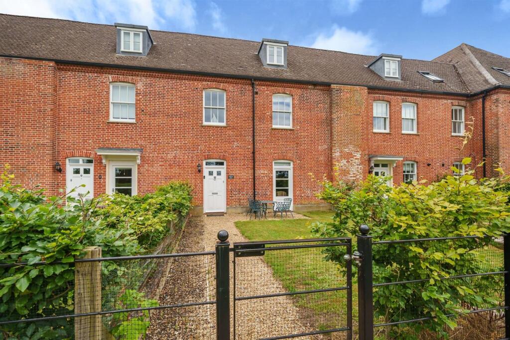 3 bed Town House for rent in Wenhaston. From Flick & Son - Saxmundham