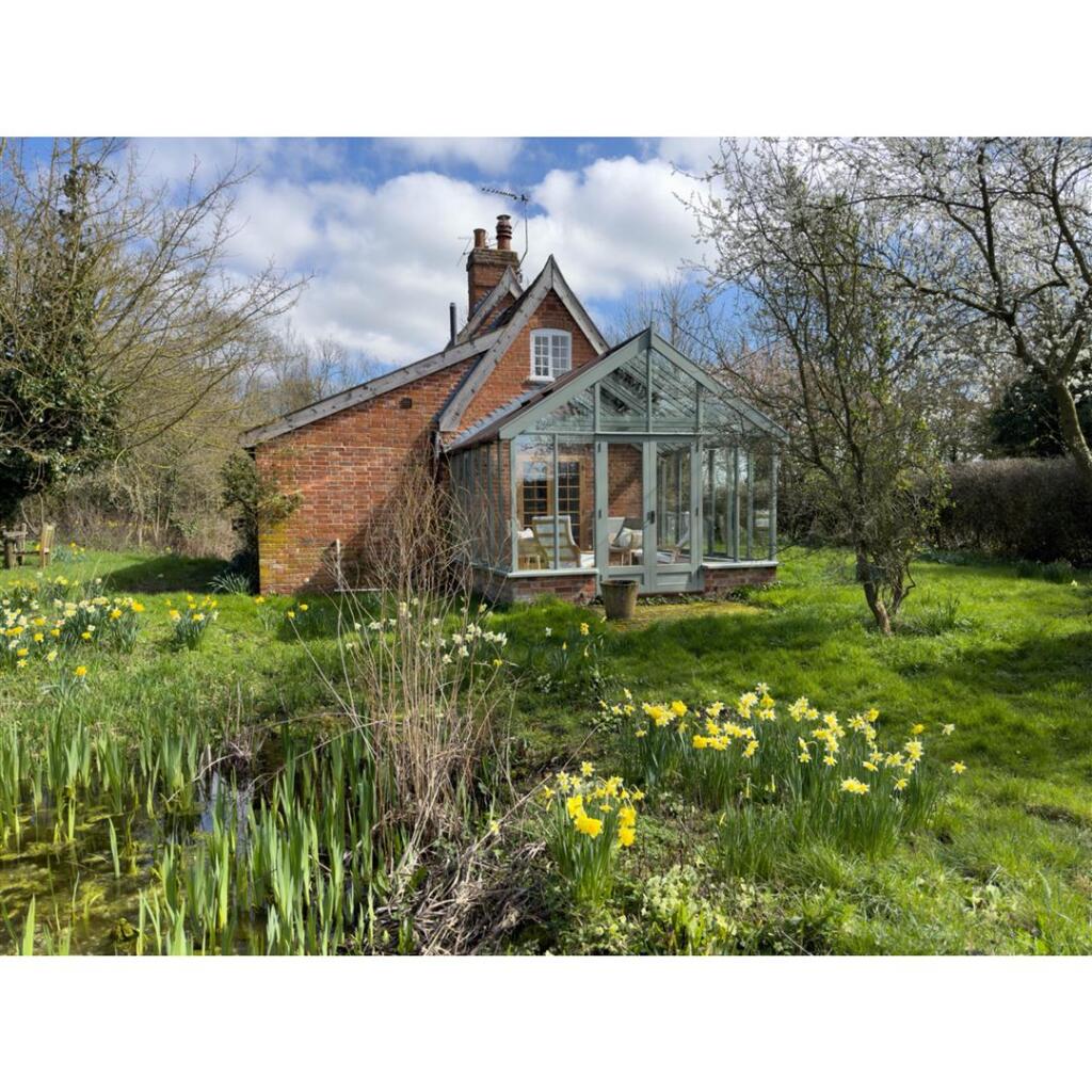 2 bed Cottage for rent in Peasenhall. From Flick & Son - Saxmundham