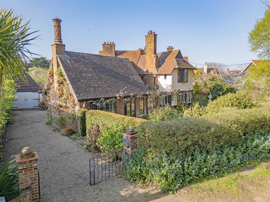 5 bed Detached for rent in Walberswick. From Flick & Son - Saxmundham