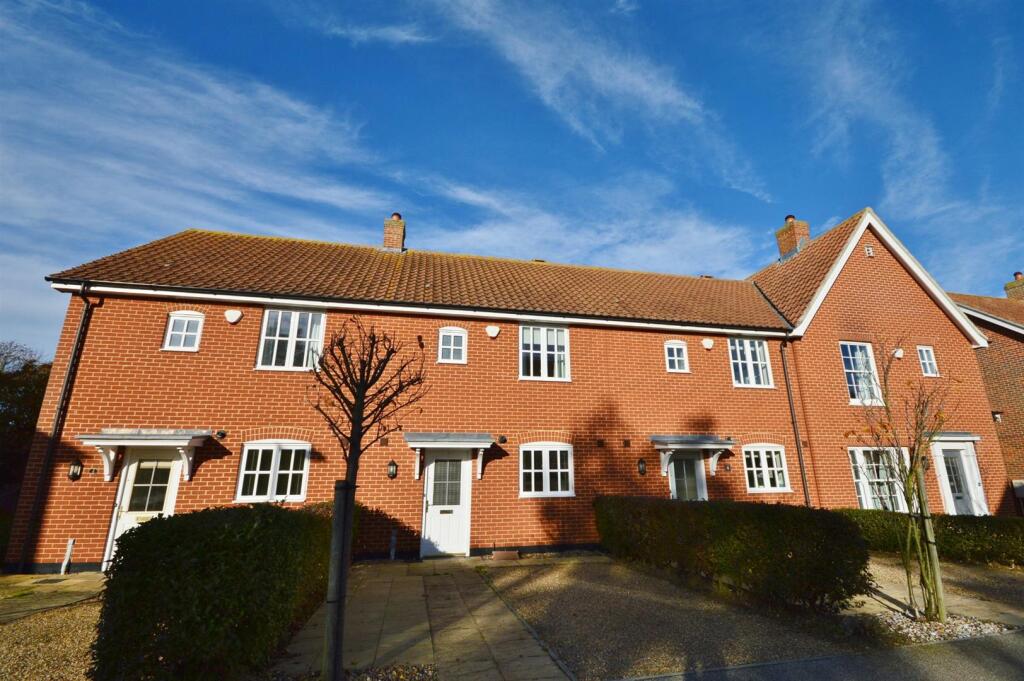 3 bed Mid Terraced House for rent in Reydon. From Flick & Son - Saxmundham