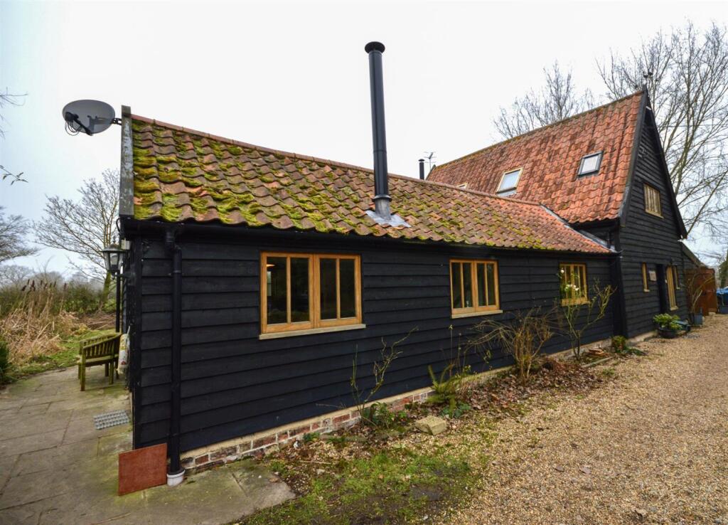 1 bed Barn Conversion for rent in Carlton. From Flick & Son - Saxmundham