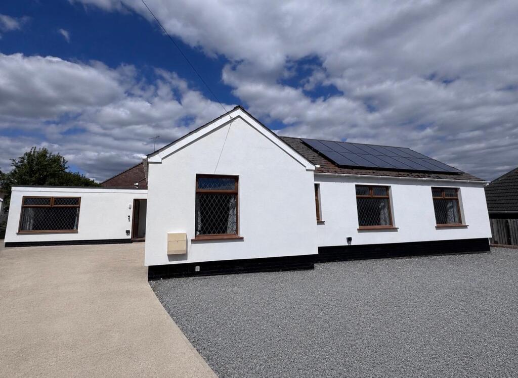 6 bed Detached bungalow for rent in Saxmundham. From Flick & Son - Saxmundham 6 bed Detached bungalow for rent in Saxmundham. From Flick & Son - Saxmundham