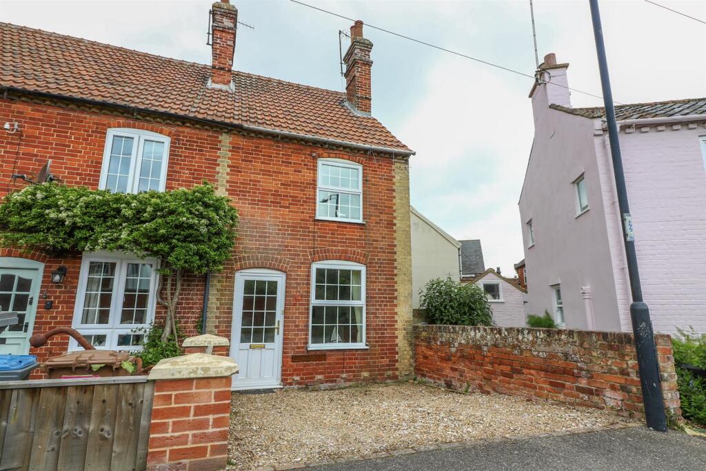 2 bed End of Terrace for rent in Aldeburgh. From Flick & Son - Saxmundham 2 bed End of Terrace for rent in Aldeburgh. From Flick & Son - Saxmundham