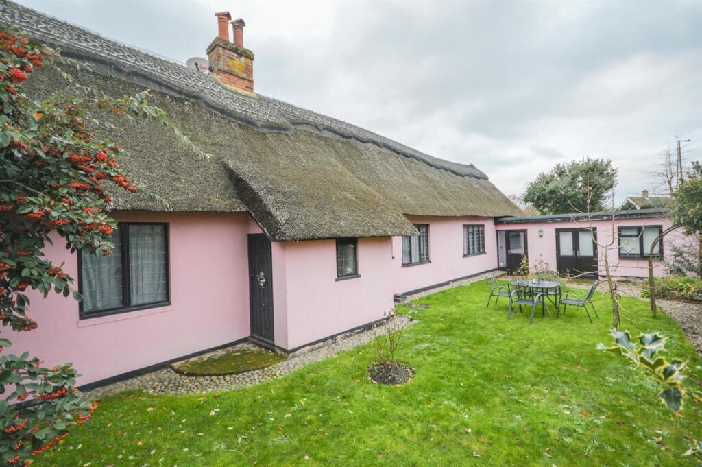 3 bed Bungalow for rent in Yoxford. From Flick & Son - Saxmundham