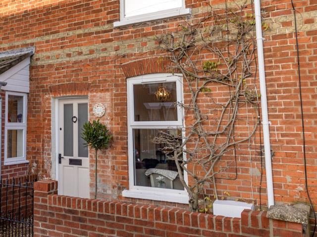 3 bed Mid Terraced House for rent in Reydon. From Flick & Son - Saxmundham