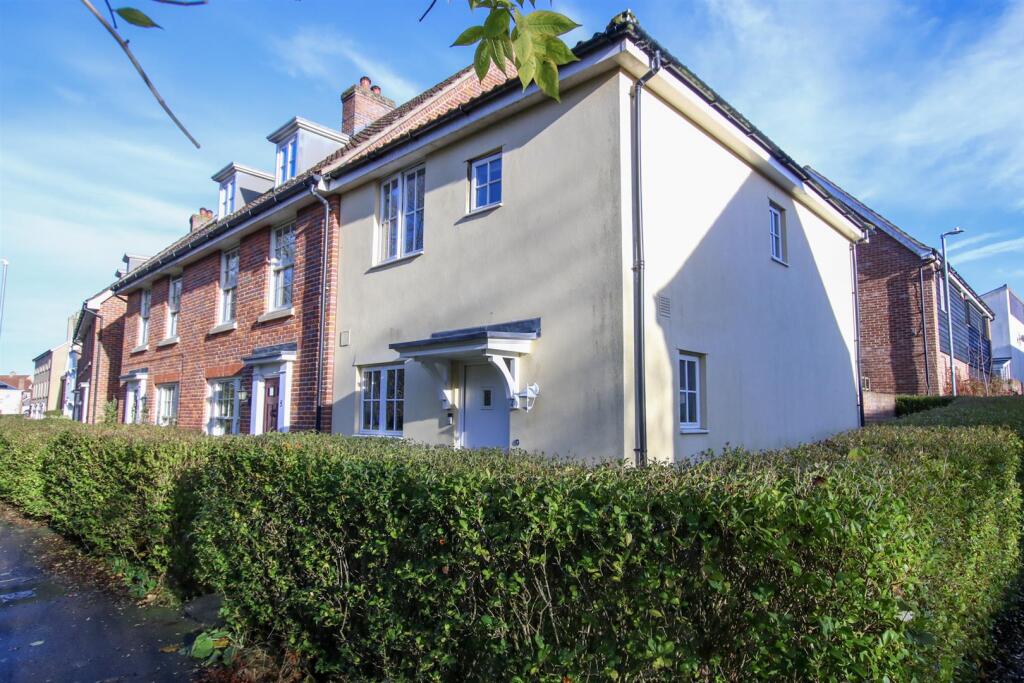 3 bed End of Terrace for rent in Saxmundham. From Flick & Son - Saxmundham 3 bed End of Terrace for rent in Saxmundham. From Flick & Son - Saxmundham