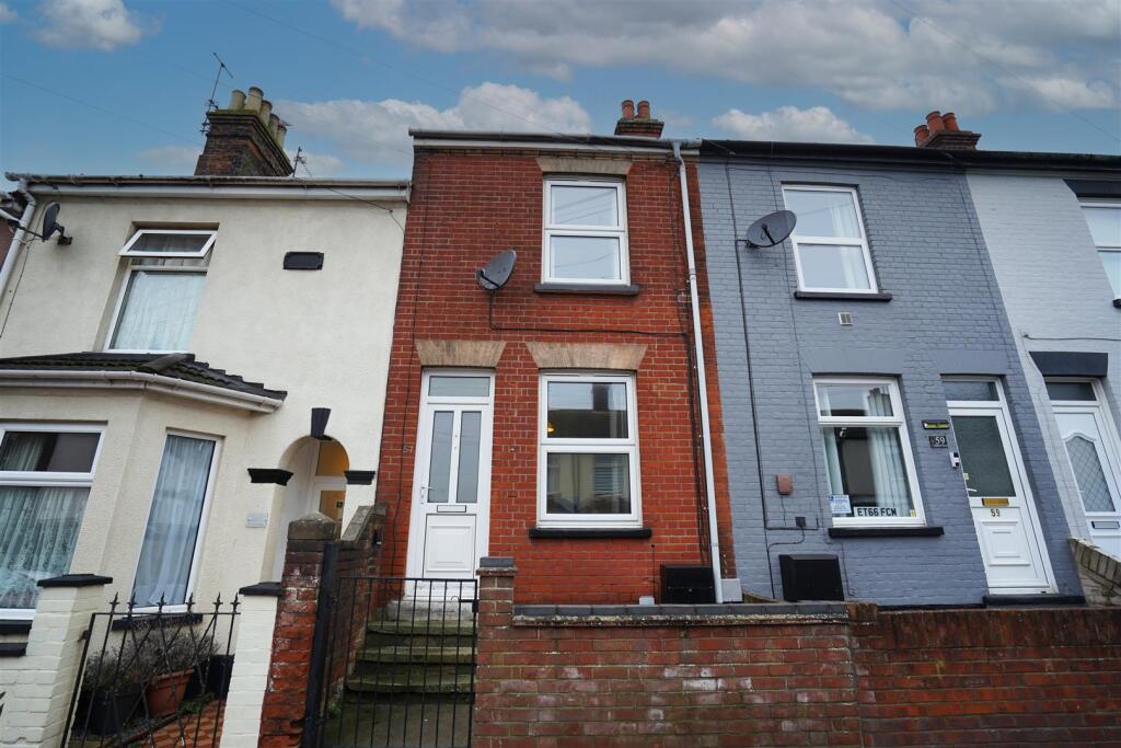 3 bed Mid Terraced House for rent in Lowestoft. From Flick & Son - Saxmundham