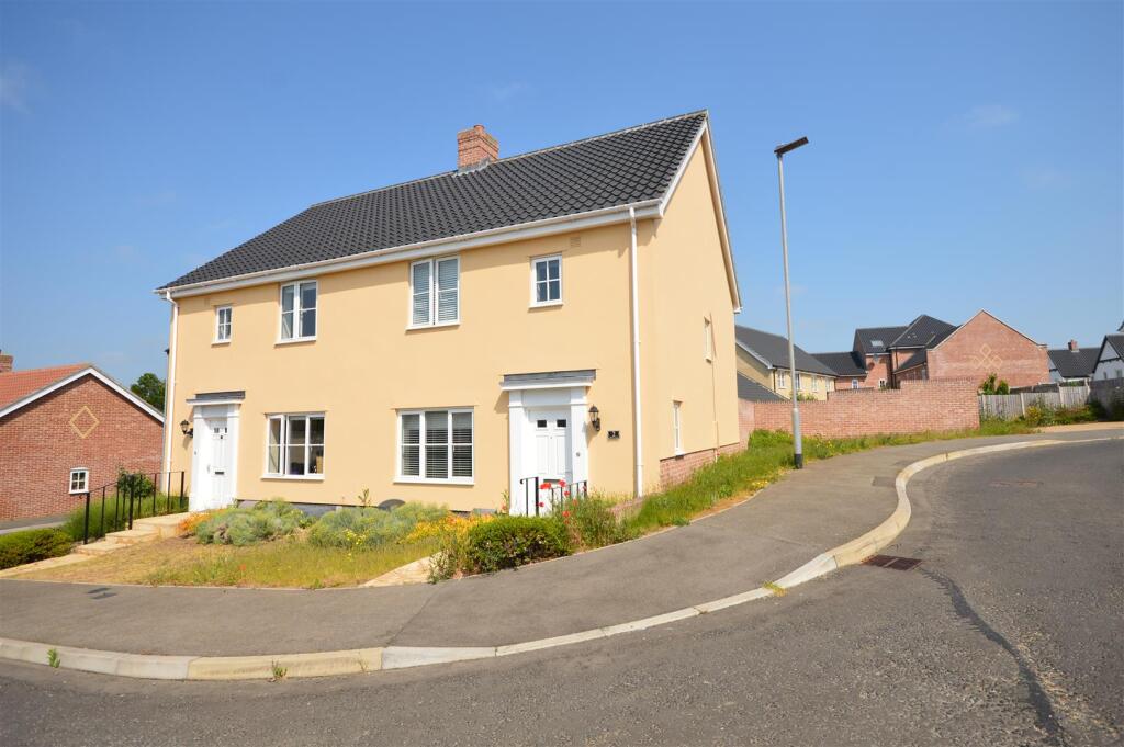 3 bed Semi Detached for rent in Saxmundham. From Flick & Son - Saxmundham 3 bed Semi Detached for rent in Saxmundham. From Flick & Son - Saxmundham