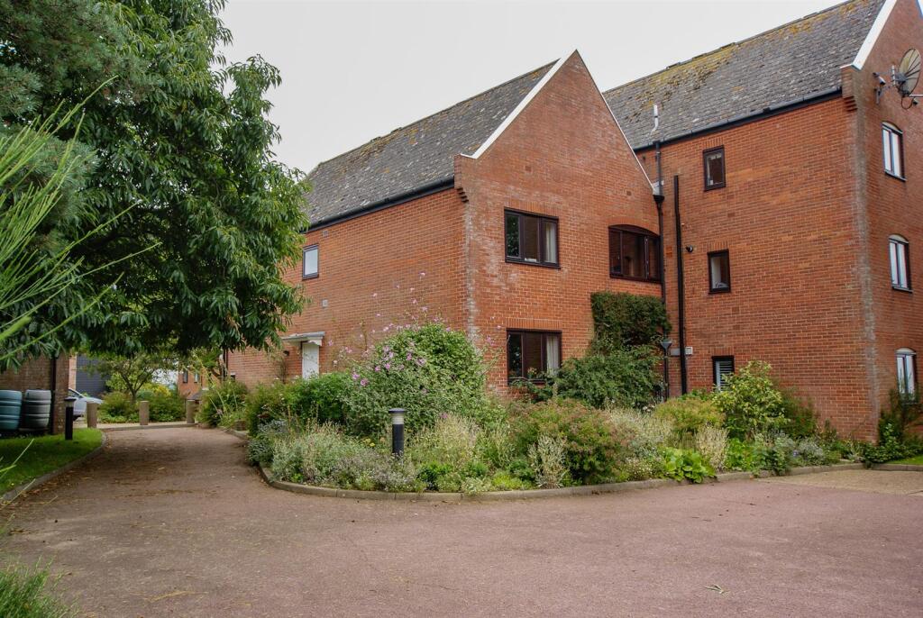 2 bed Apartment for rent in Aldeburgh. From Flick & Son - Saxmundham 2 bed Apartment for rent in Aldeburgh. From Flick & Son - Saxmundham